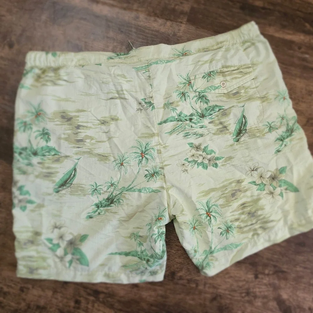 TOMMY BAHAMA Swim Trunks Mens XXL Green Tropical Palm Tree Sailboat Board Shorts